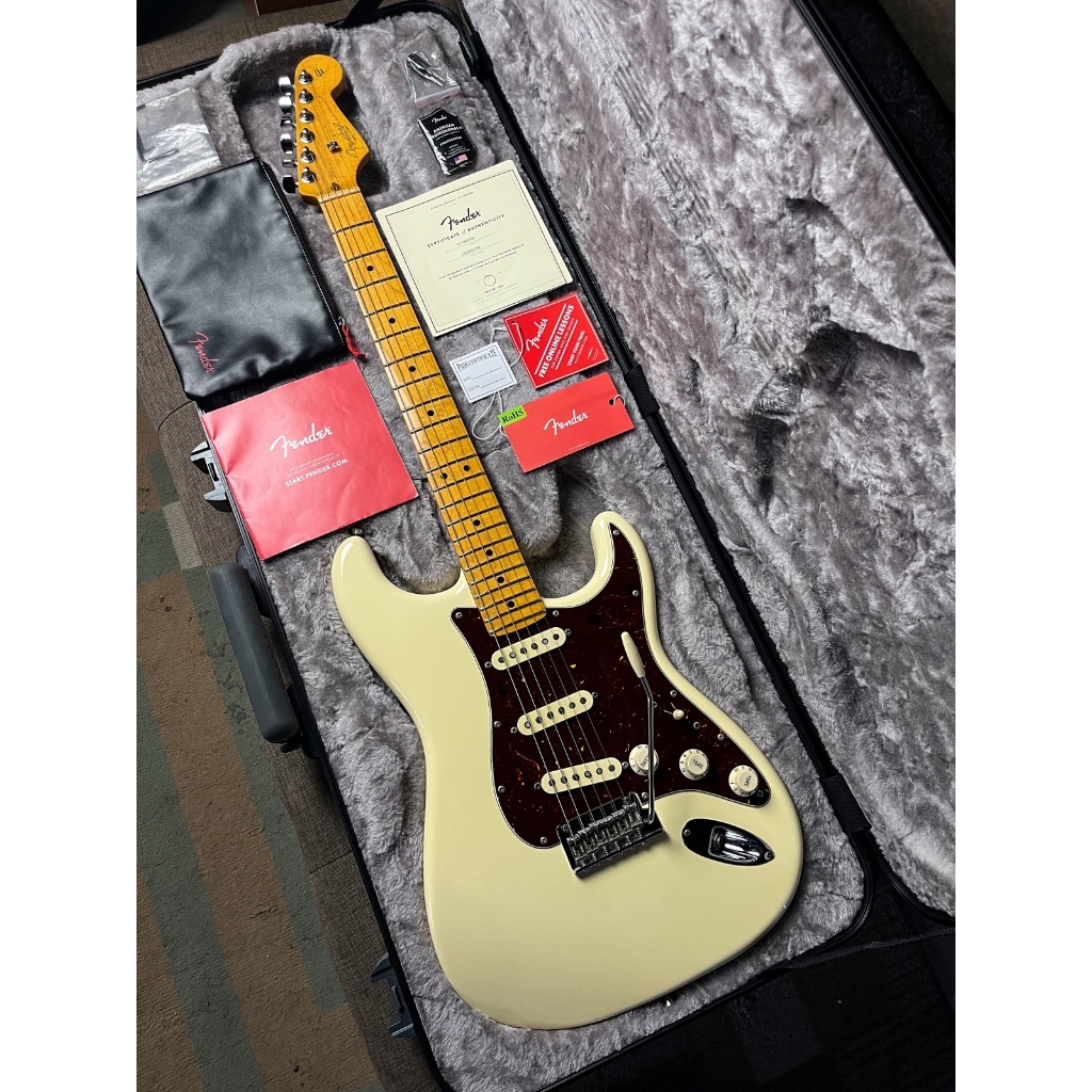 Fender stratocaster american professional II olympic white