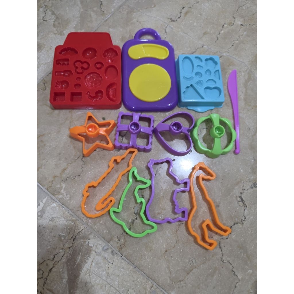 mainan anak cetakan playdoh