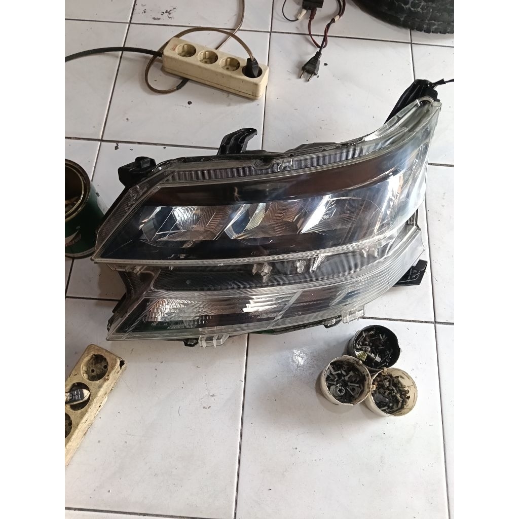headlamp Toyota Avanza 2020