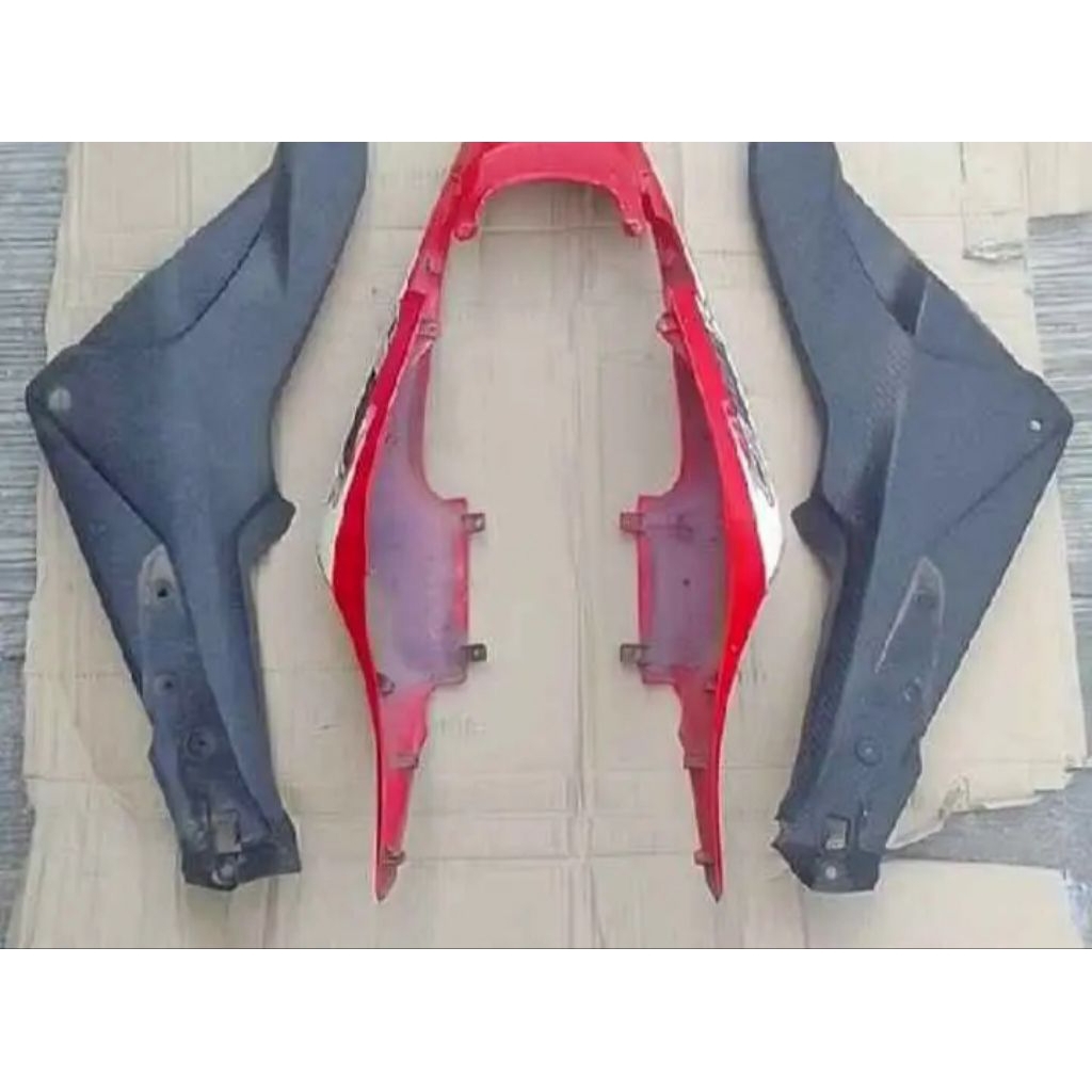 cover body belakang honda CBR old asli original masih bagus satu set