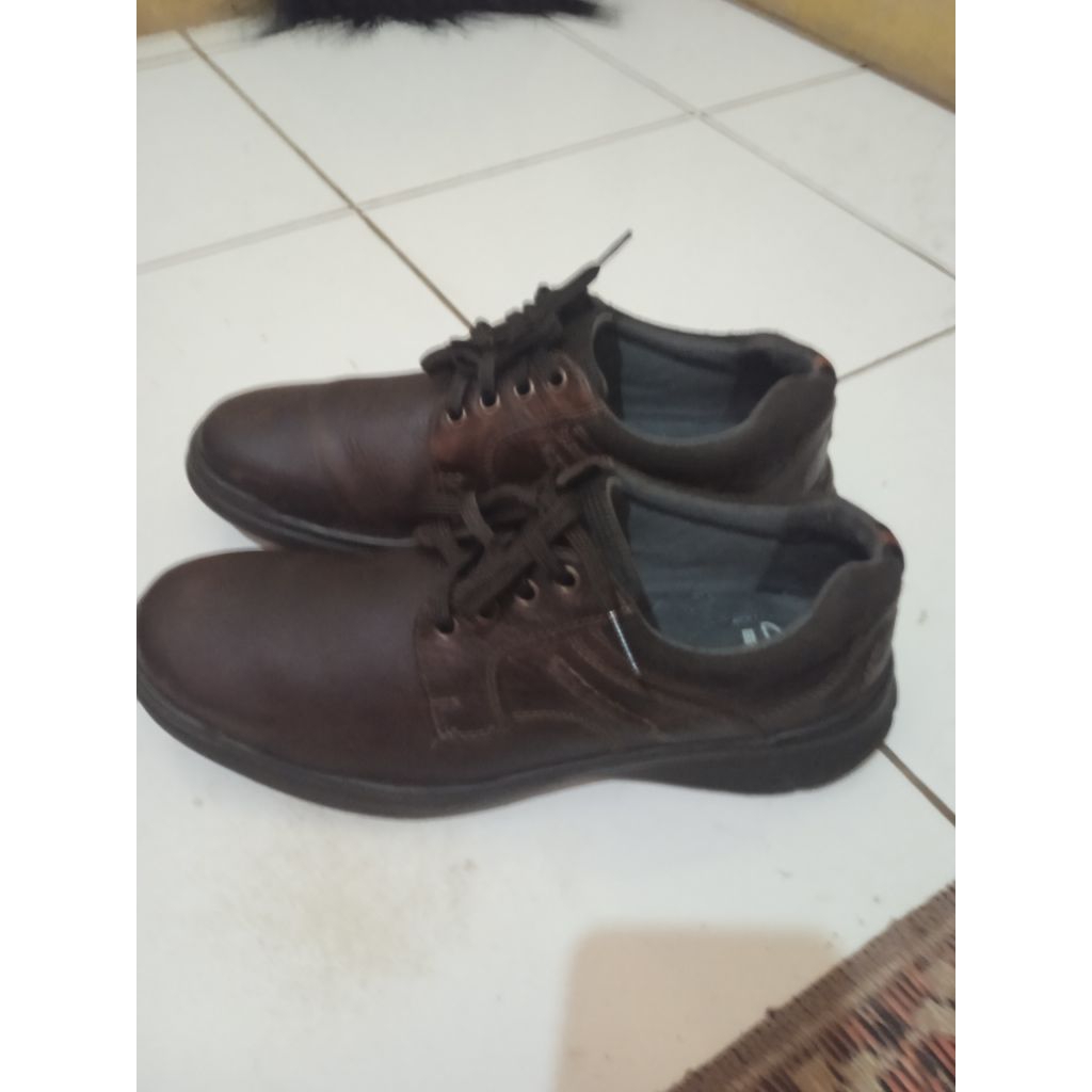 sepatu kulit clarks original second size 41-42slip-on