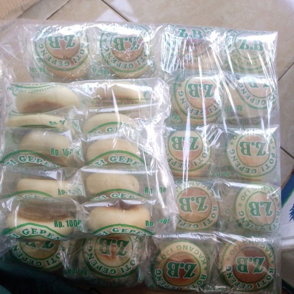 10 pcs Roti Gepeng Lembut Z.B dengan Rasa Coklat, Kacang Hijau, Kelapa