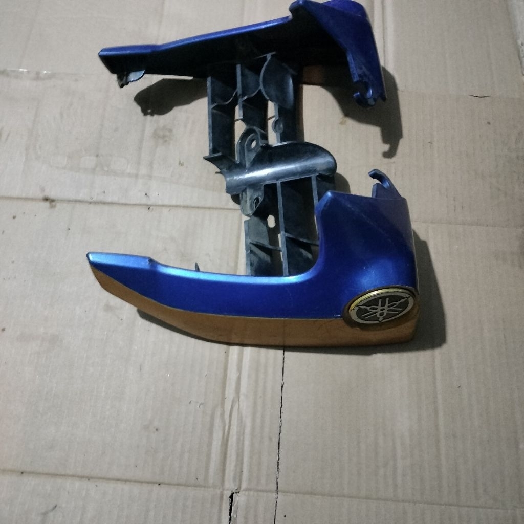 Coper bodi sayap tangki yamaha byson old (2010-2015)biru goldset kanan kiri original second siap pas