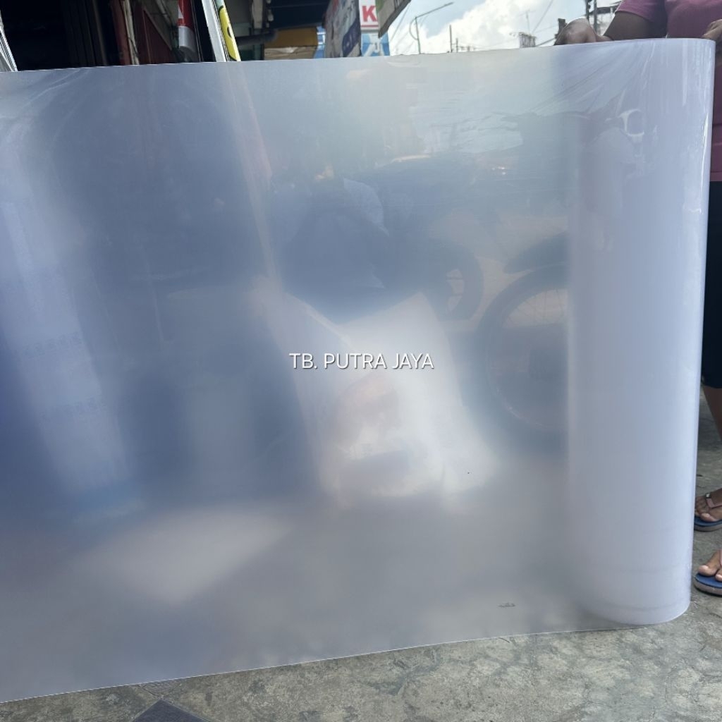 Plastik Fiber Putih Susu Polos Penutup Pagar / Tenda Tebal 0.8 MM Lebar 1 Meter Bagus Berkualitas Ta