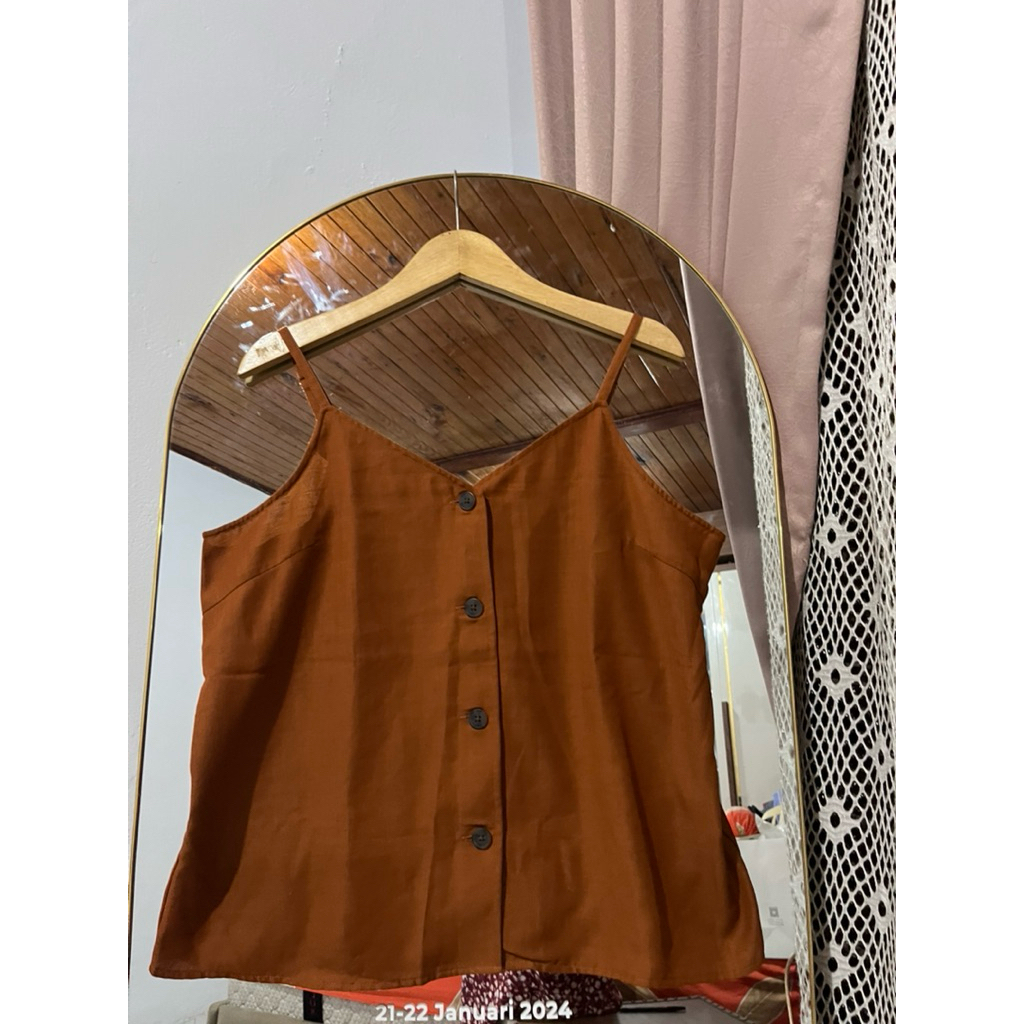 Preloved vest/outer GU uniqlo (newtag) warna caramel