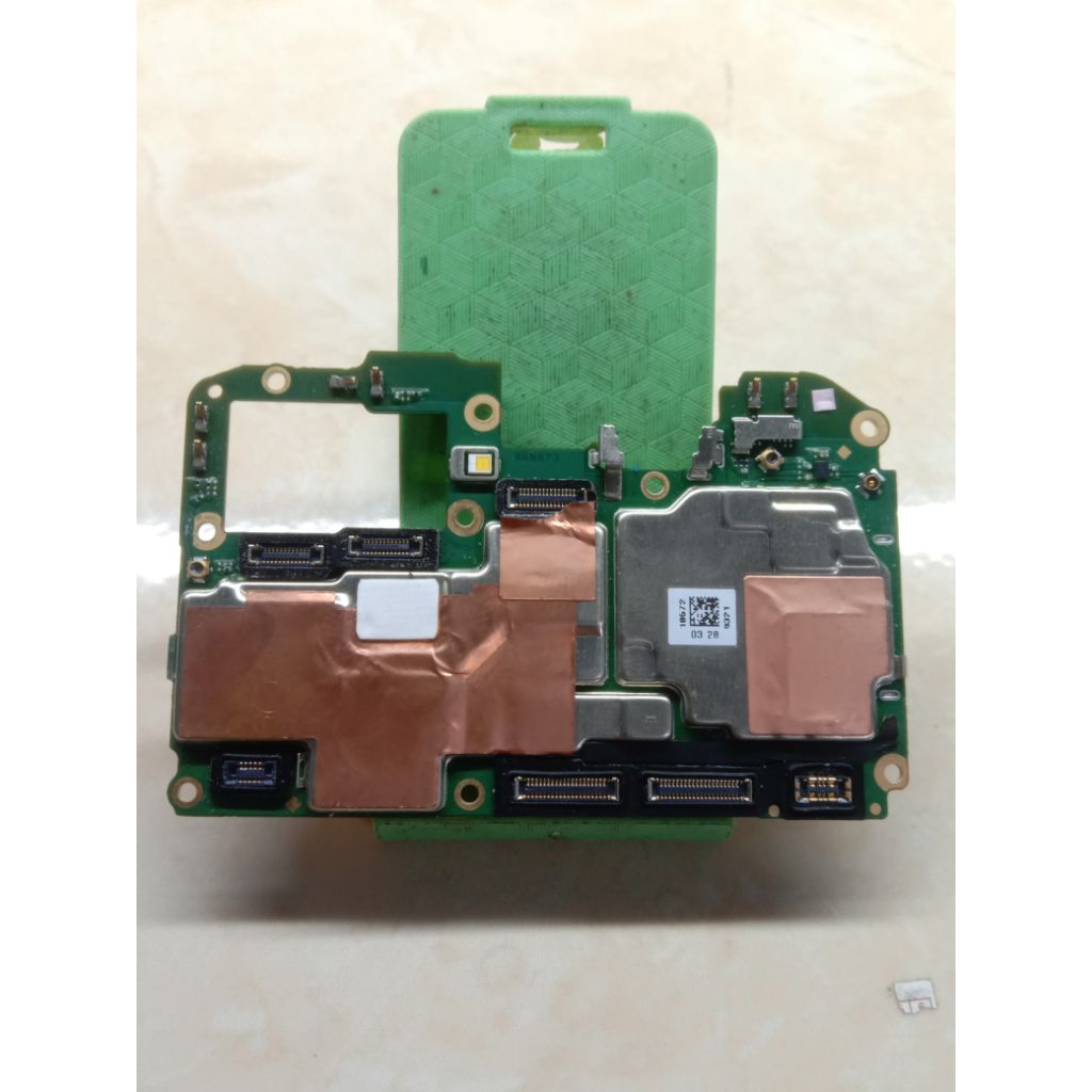 Mesin Oppo A7 minus tidak ada sinyal