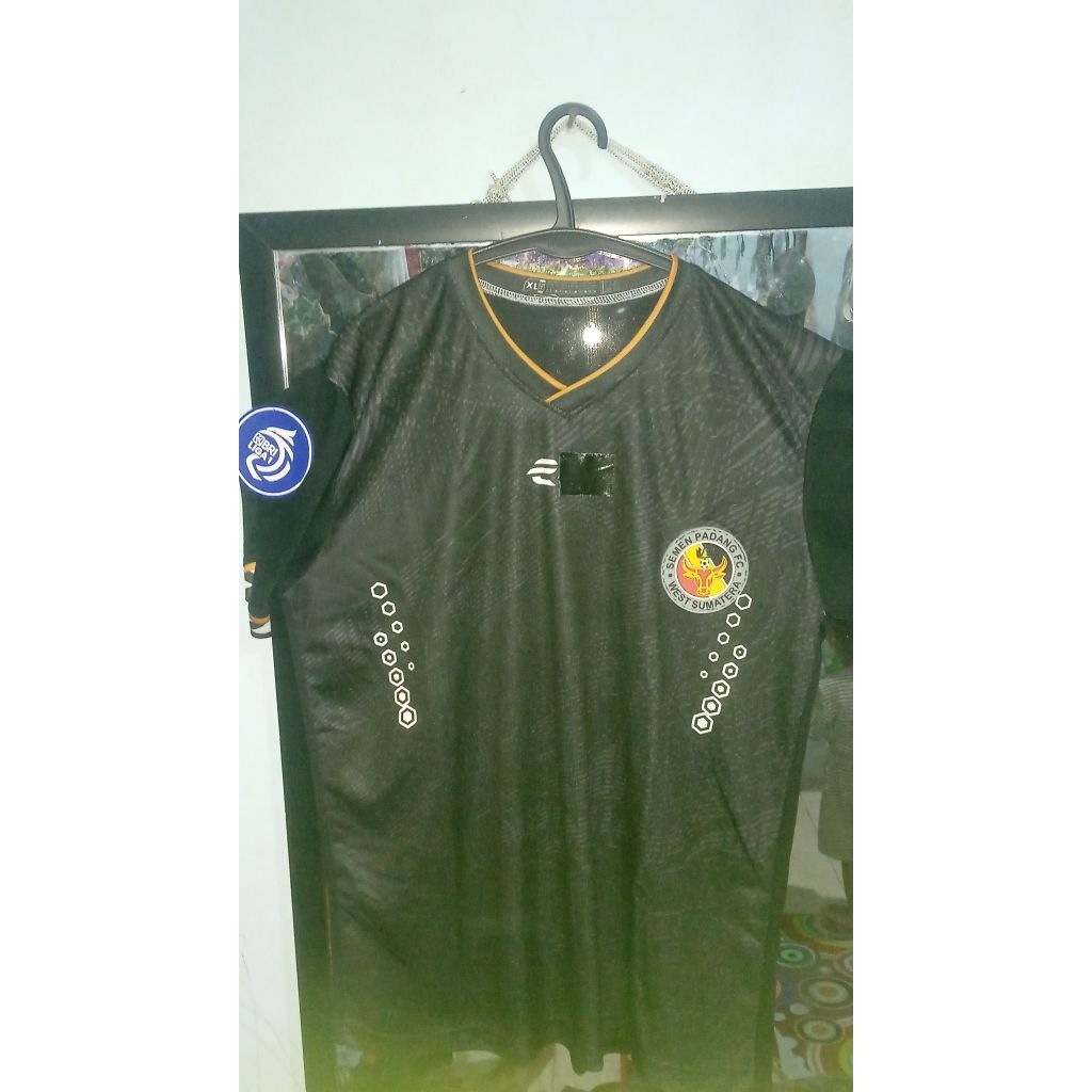 Retro Jersey semen padangHitam