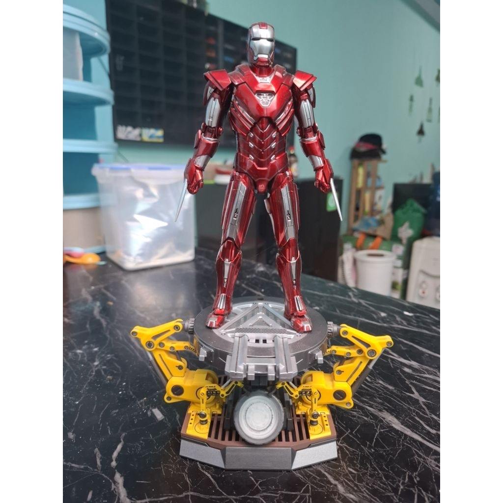Stand Base Suit Up Gantry Iron Man ZD Toys,  Comicave,  Marvel Legends
