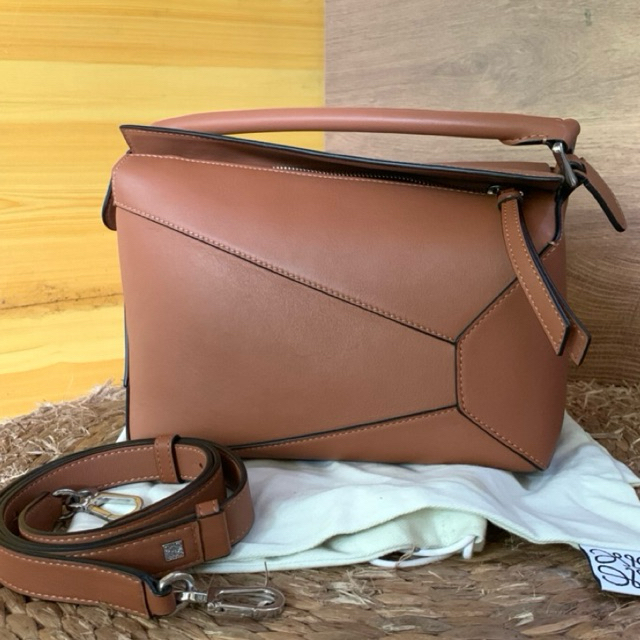 preloved loewe puzle bag auth