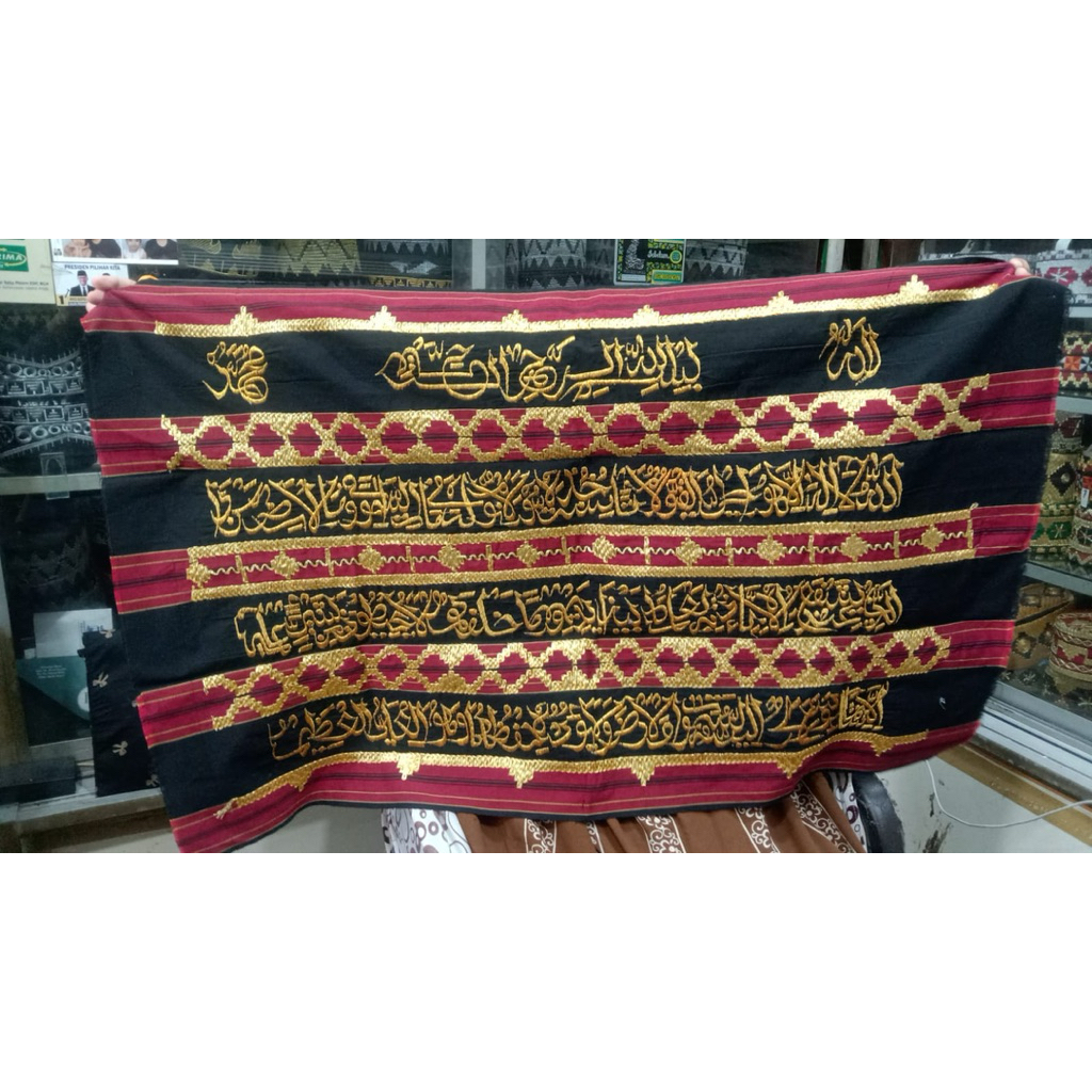 Hiasan dinding tapis