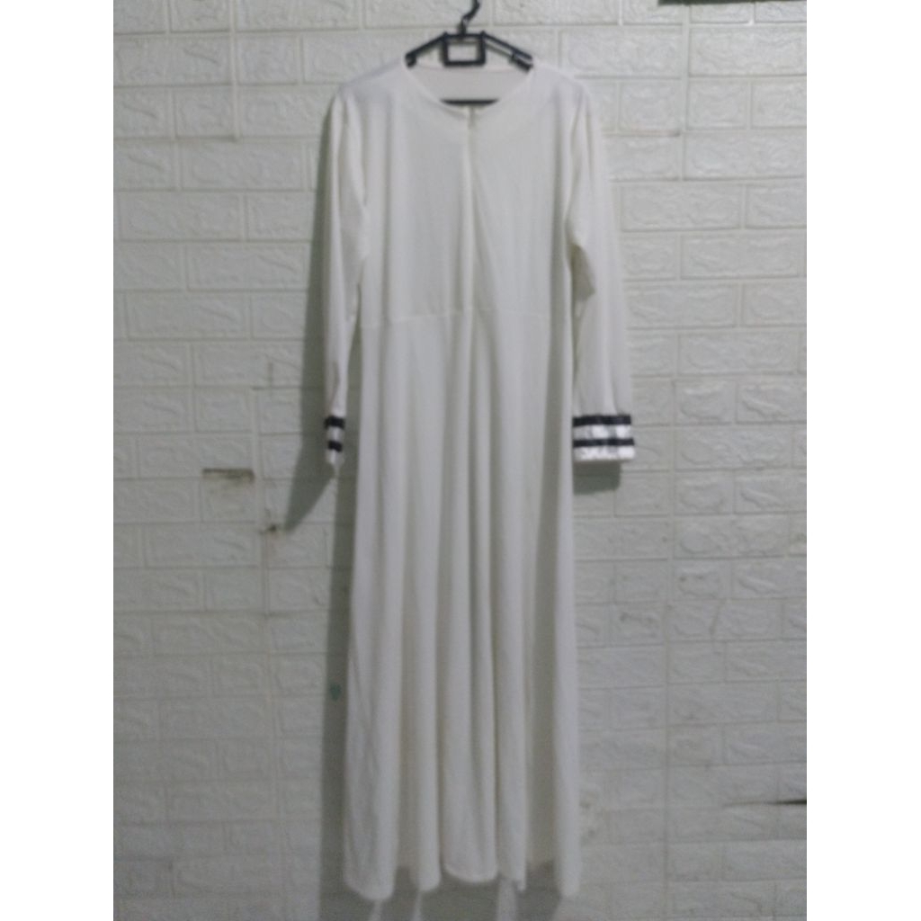 Gamis Wanita Preloved warna Putih