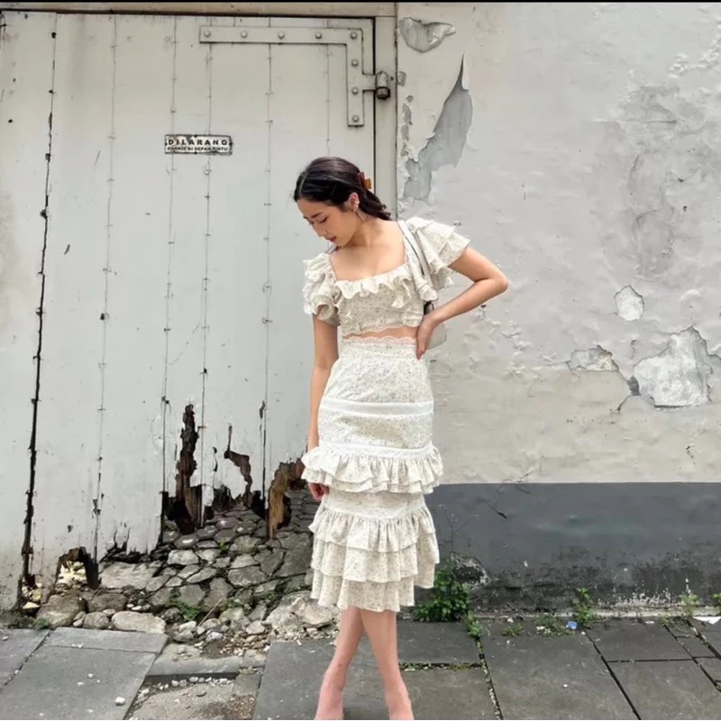 (Preloved) With Love The Brand x Stella Lee Chavvi Floral Skirt/Rok Wanita Cottagecore Bunga & Lace
