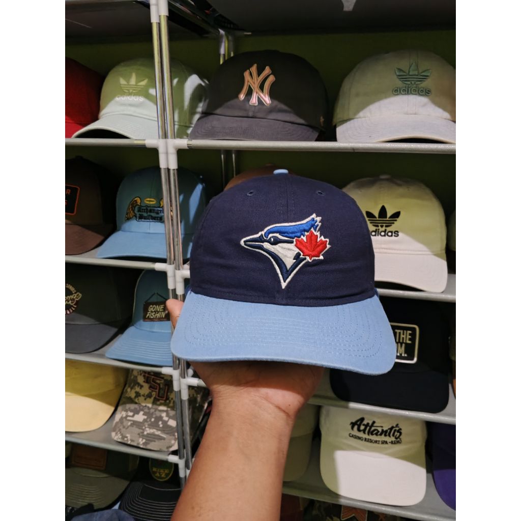 Topi Second Brand Unisex caps are ( Nominus )