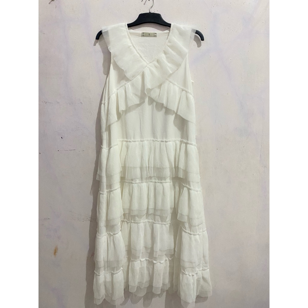 dress putih - preloved