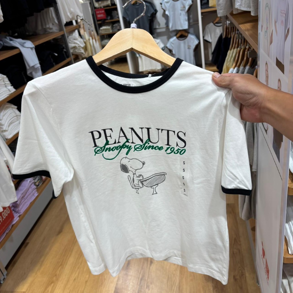 Jastip. Tshirt Uniqlo X Peanuts (Woman)