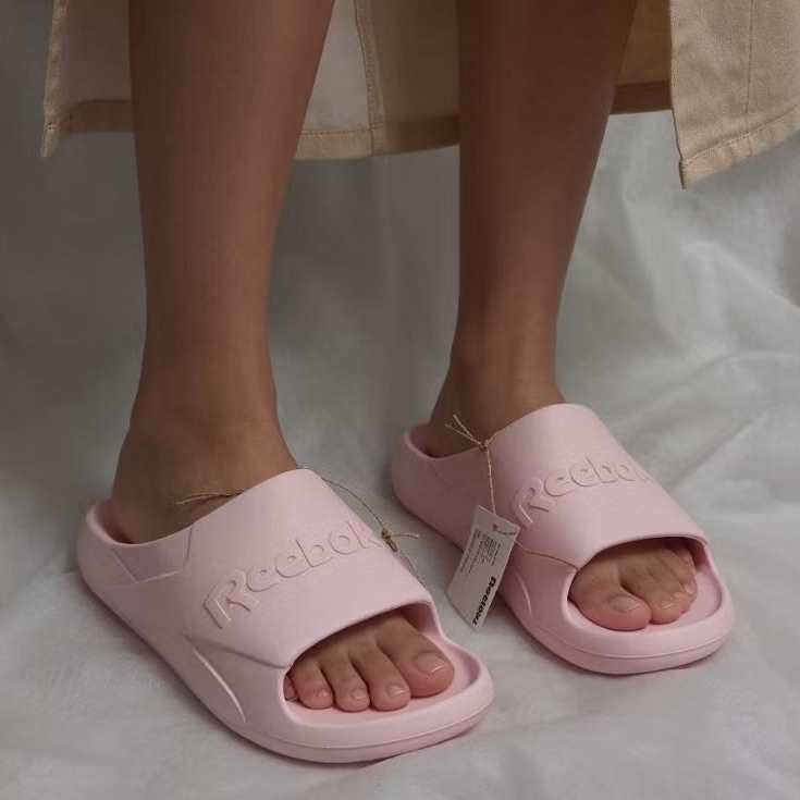 Sandal Selop Wanita Reebok Women's Slide Sandals