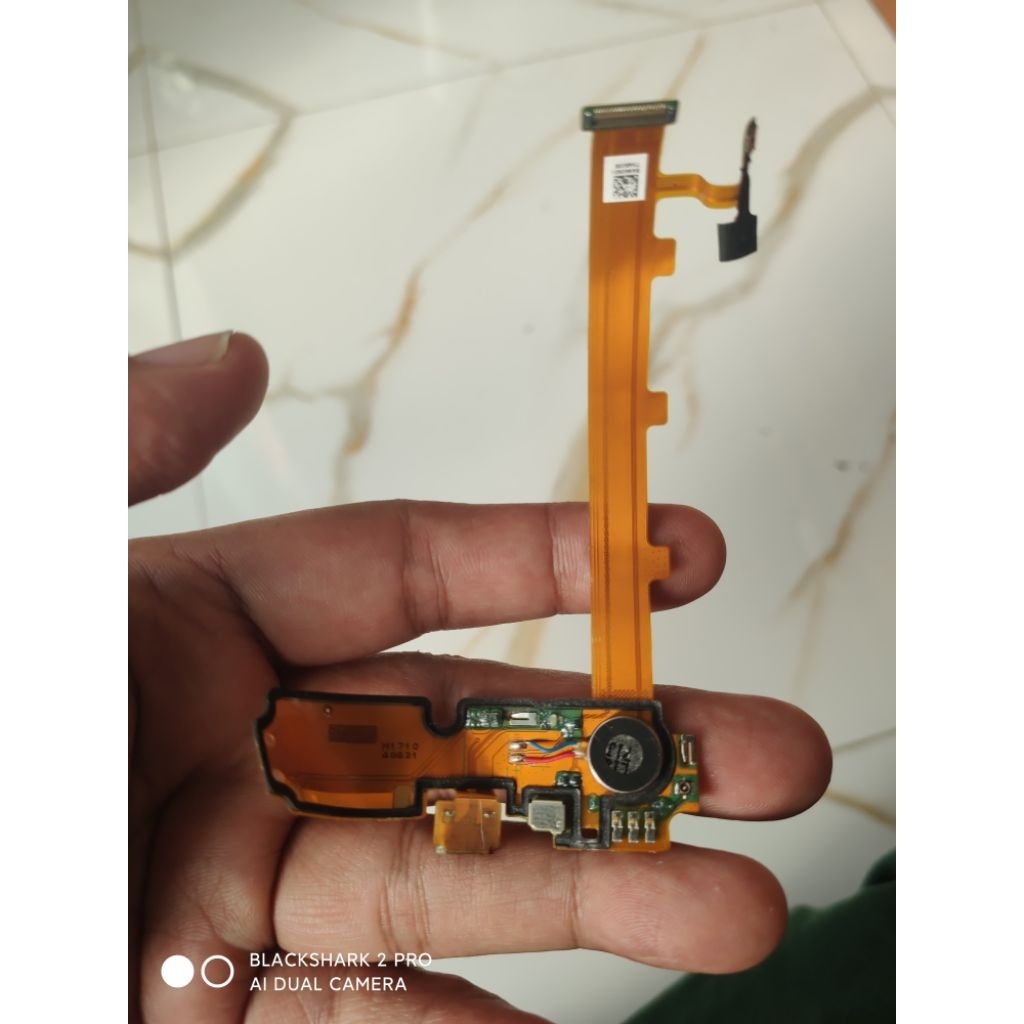FLEKSIBEL CAS OPPO A37 BEKAS COPOTAN