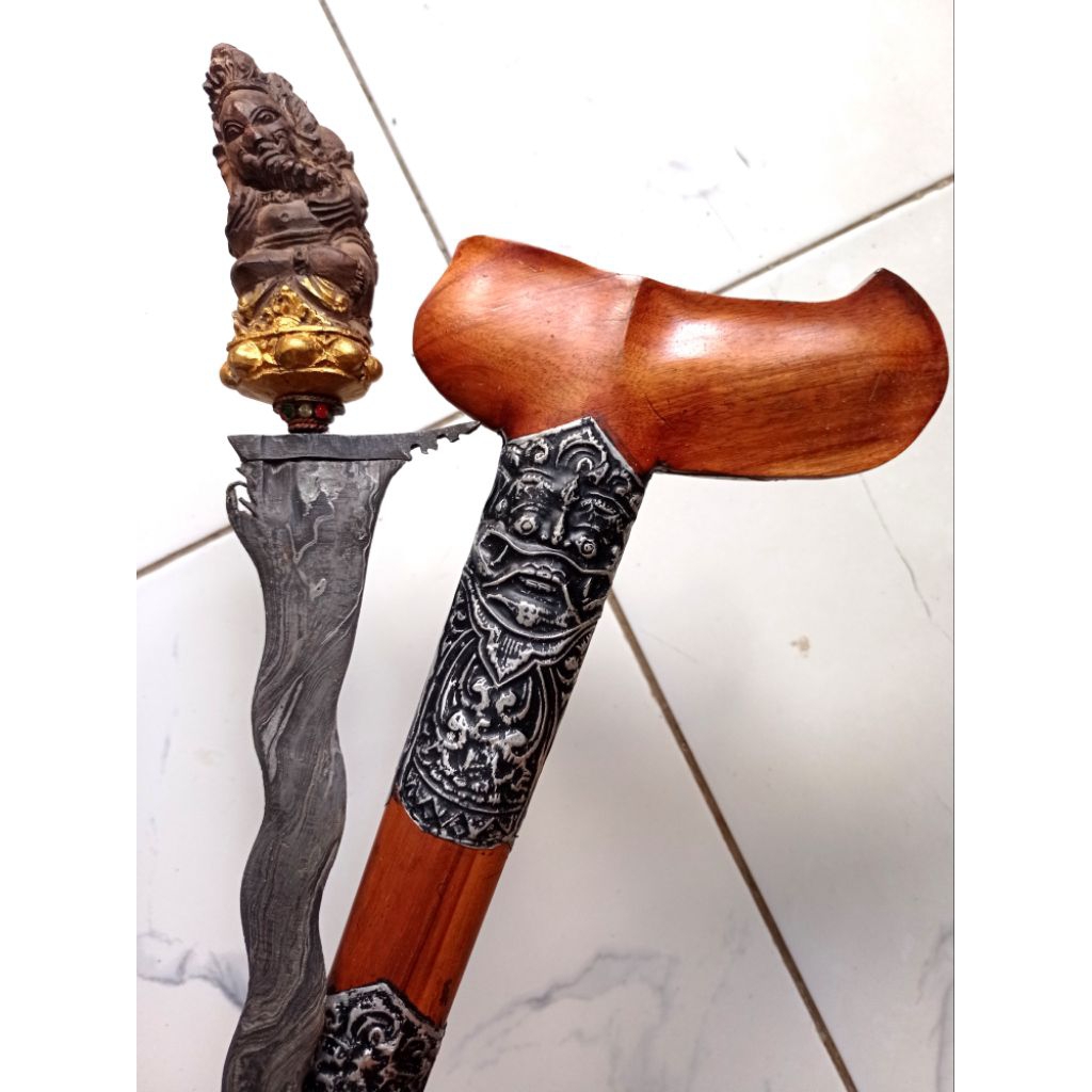 keris Bali pamor banyu mili top