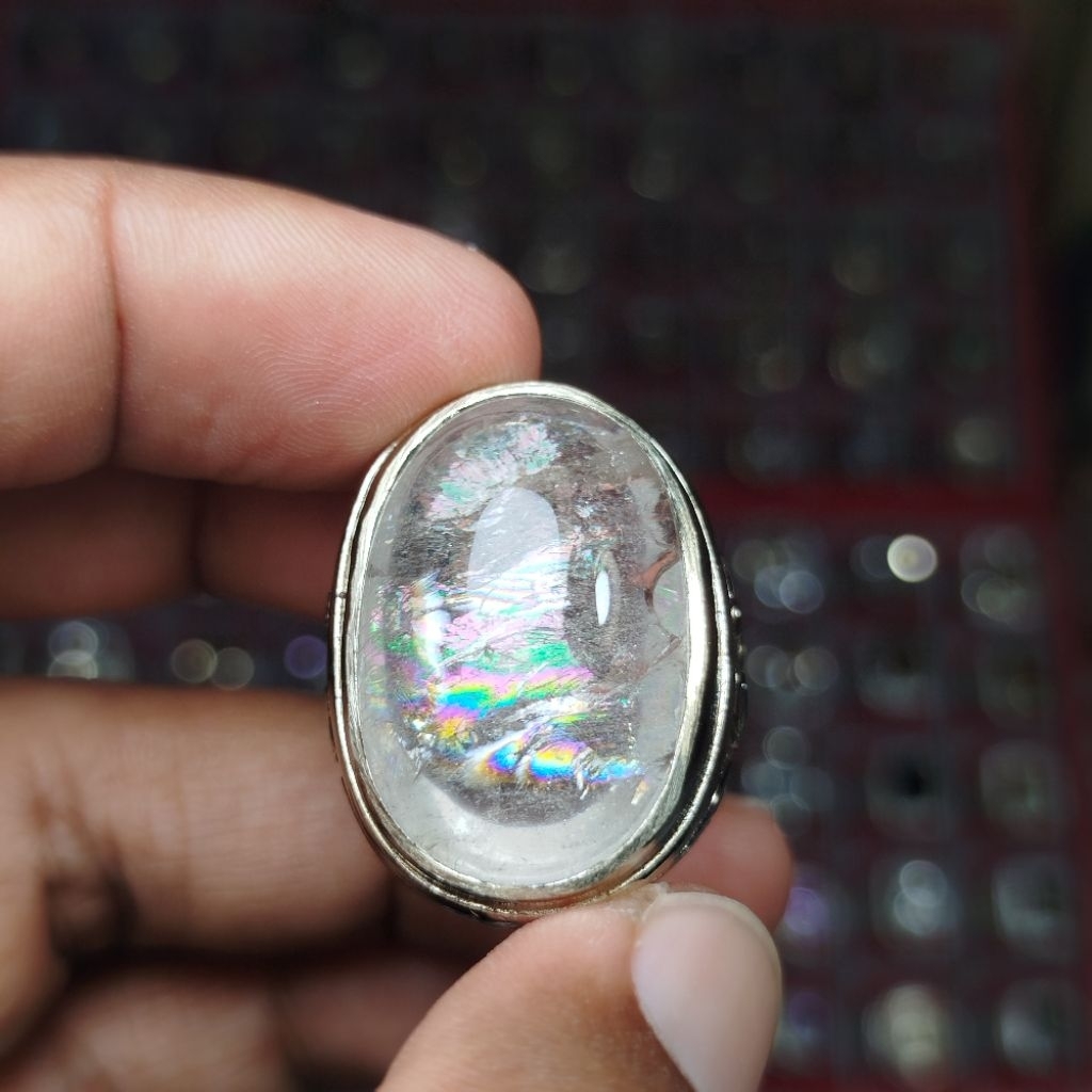 CINCIN PRIA BERMATA BATU KECUBUNG AIR PELANGI KALIMANTAN ( RING ALPAKA, SIZE 8.5 )