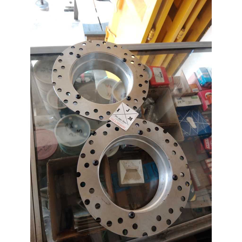 ADAPTOR CAKRAM BELAKANG VESPA R10