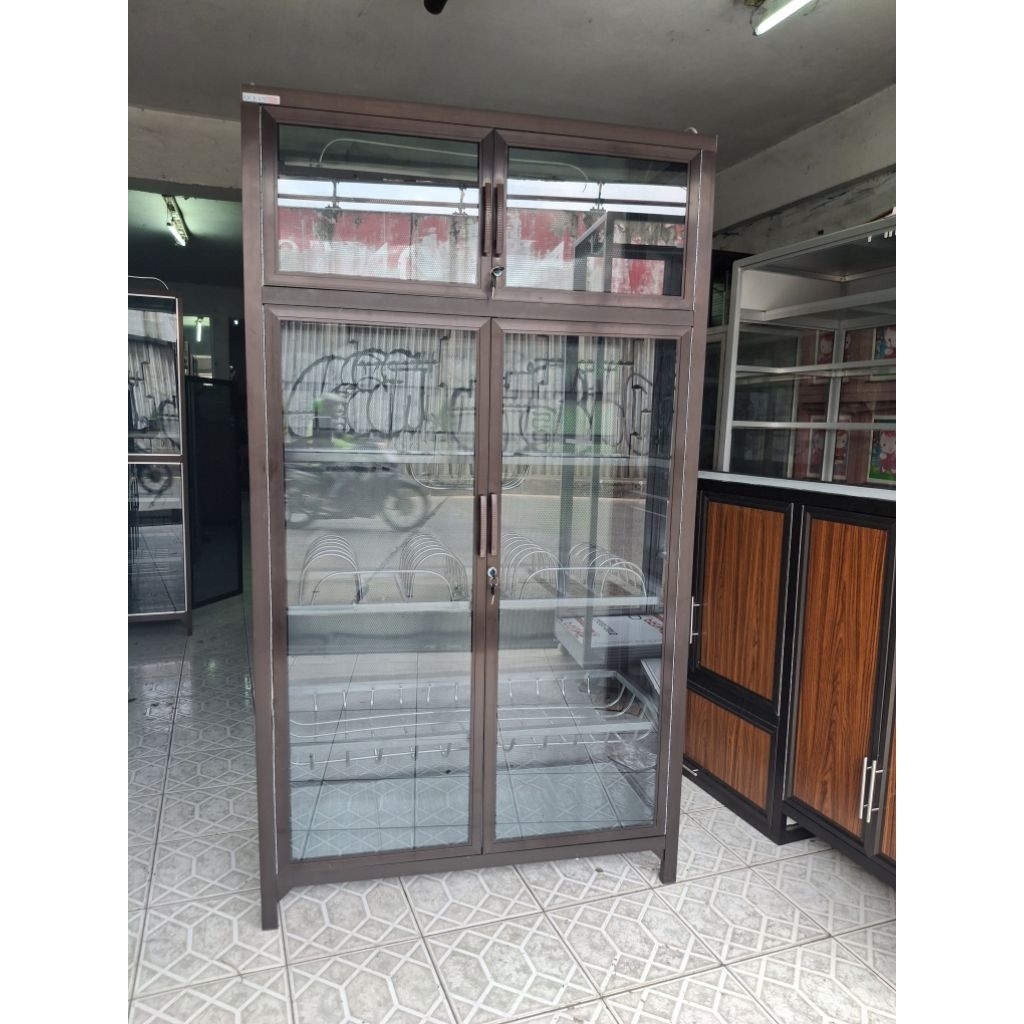 RAK PIRING INDAH BESAR KACA PINTU ALUMUNIUM COKLAT
