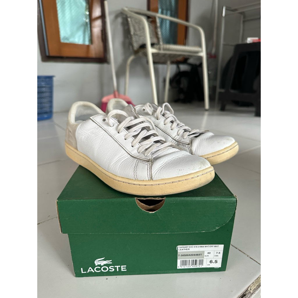 Sepatu Lacoste White