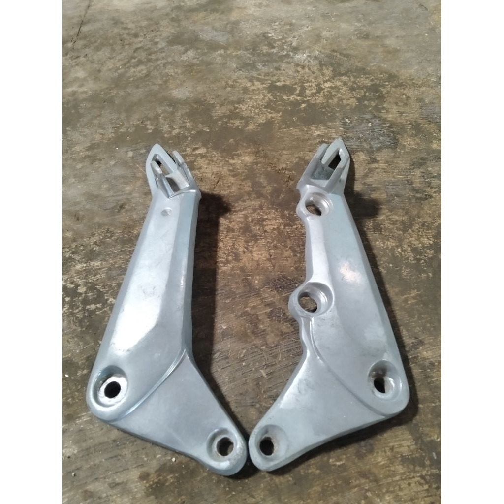POWER FOOTSTEP SUZUKI SMASH 110/POWER PIJAKAN KAKI BELAKANG SUZUKI SMASH 110