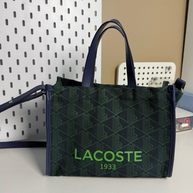 [PRELOVED] Lacoste Heritage Jacquard Tote bag dengan motif monogram hijau dan biru