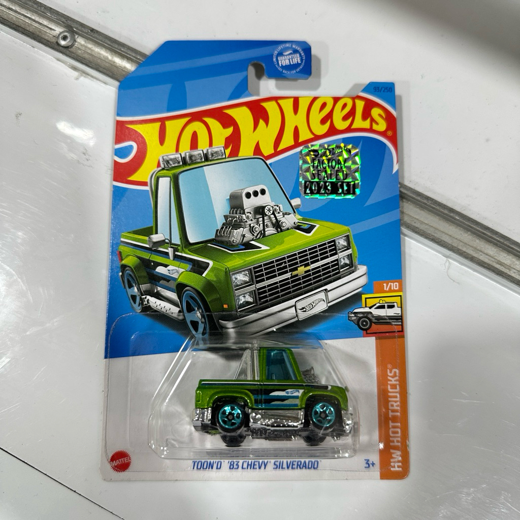 Hot Wheels Toon’d 83 Chevy Silverado Green HW Hot Trucks
