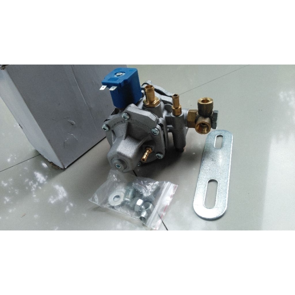 REDUCER CNG TOMASETTO AT 12