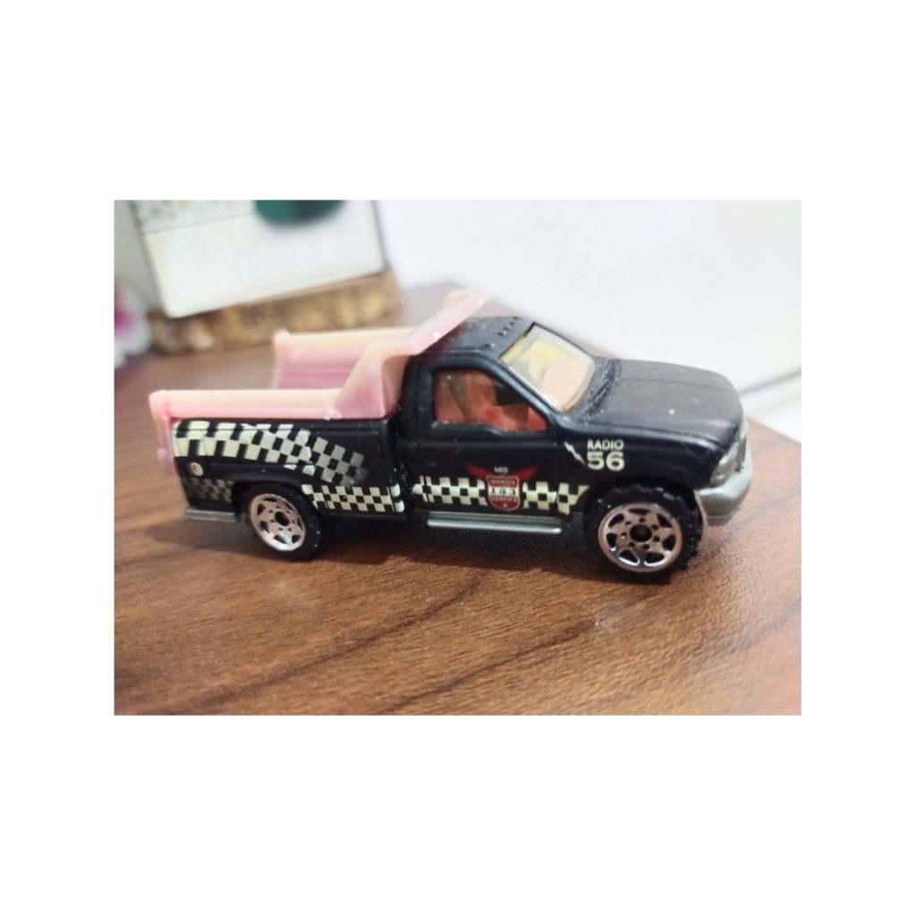 Matchbox Ford Dump Utility TruckSkala 1:79