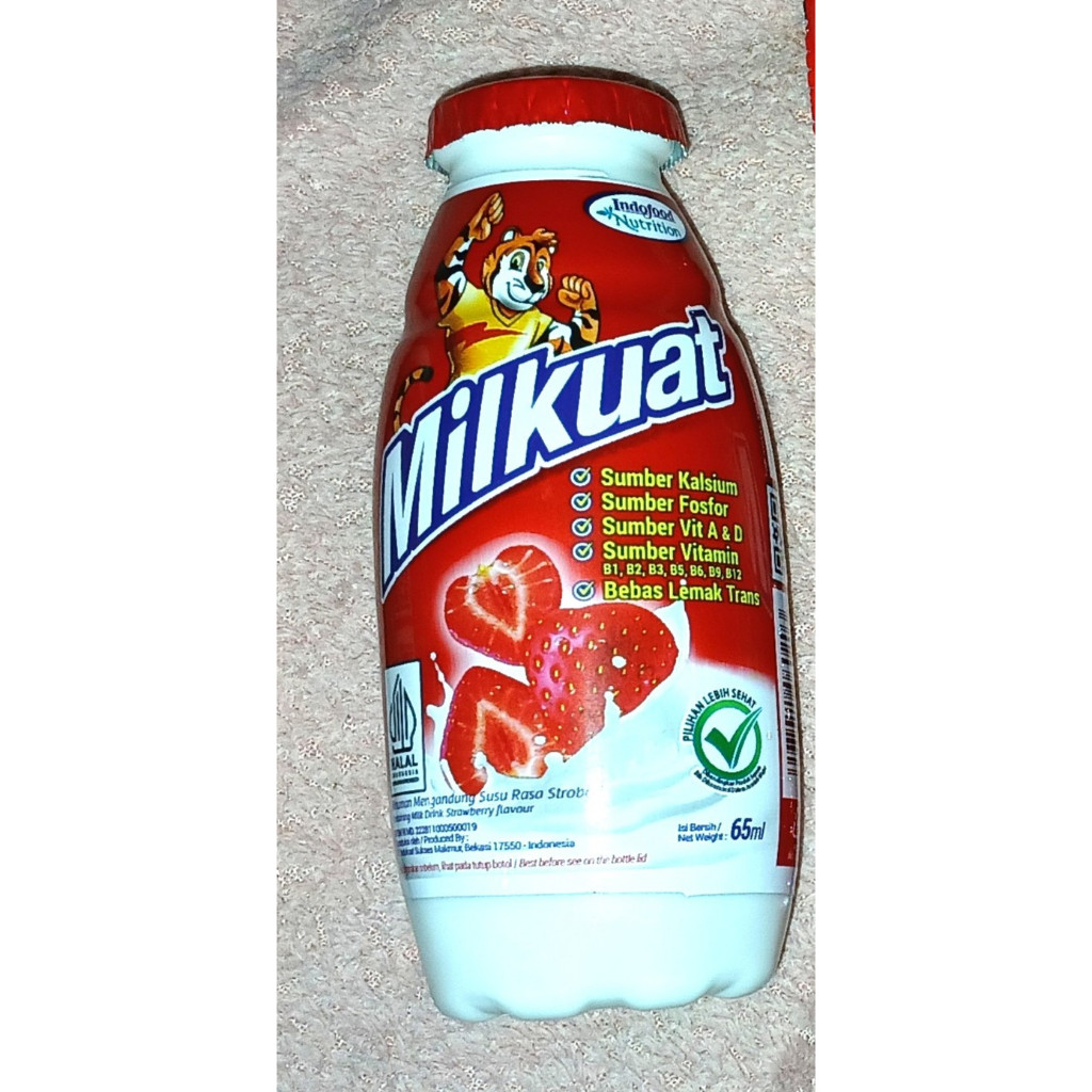 Milkuat Botol 65ml Rasa Stroberi