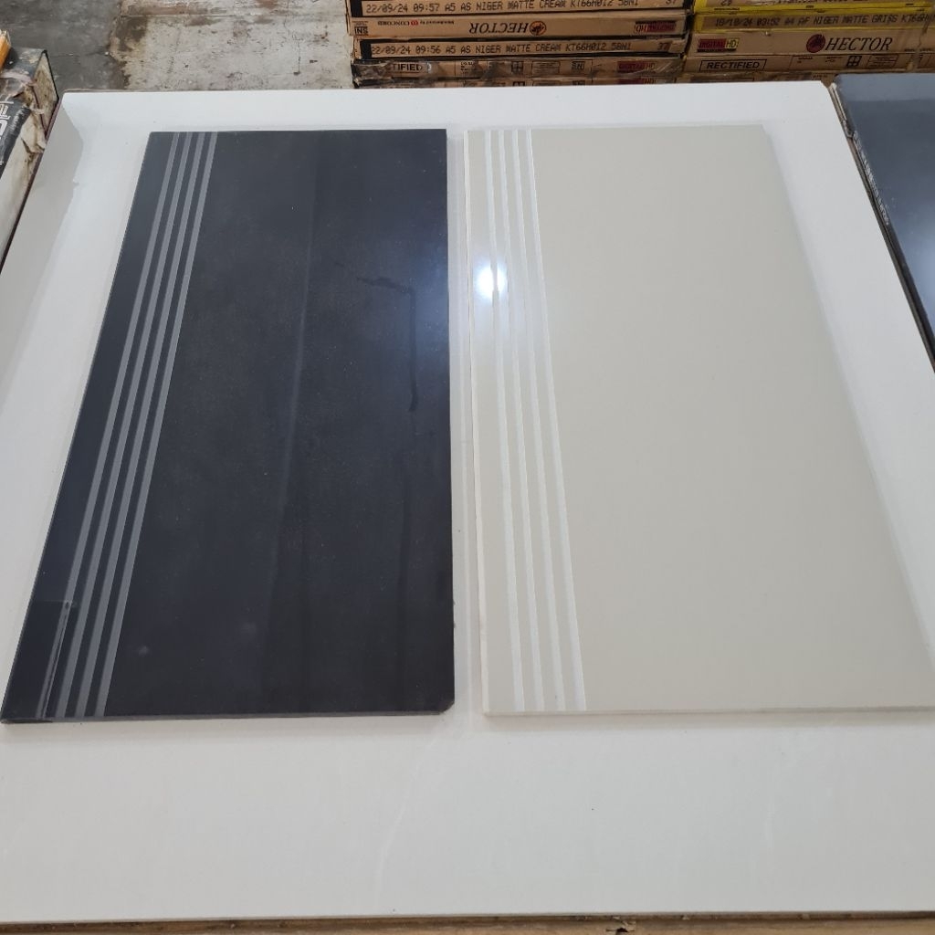 stepnose granit 30x60/sn granit 30x60/stepnosing crem/stepnosing hitam