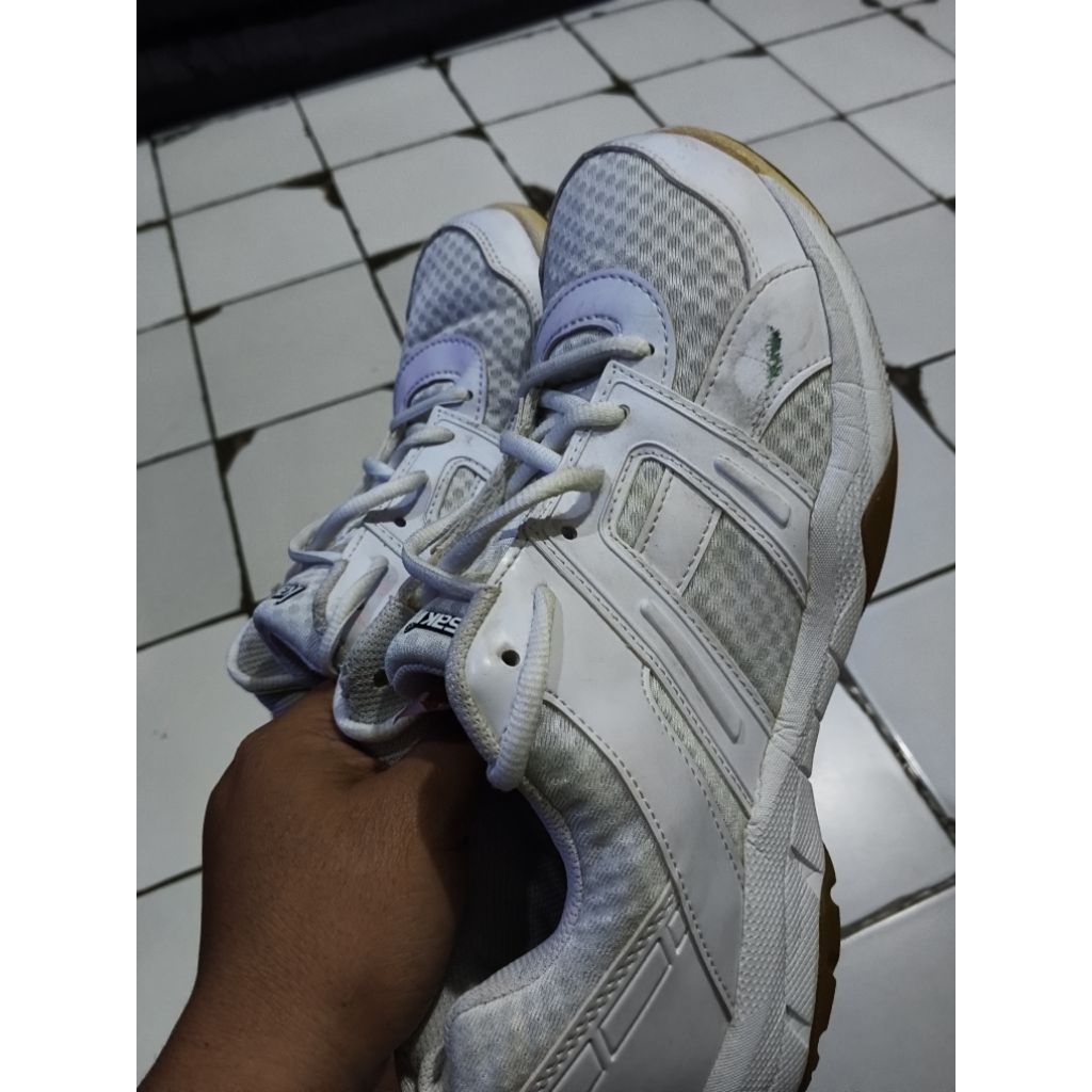 Sepatu Badminton Kawasaki
