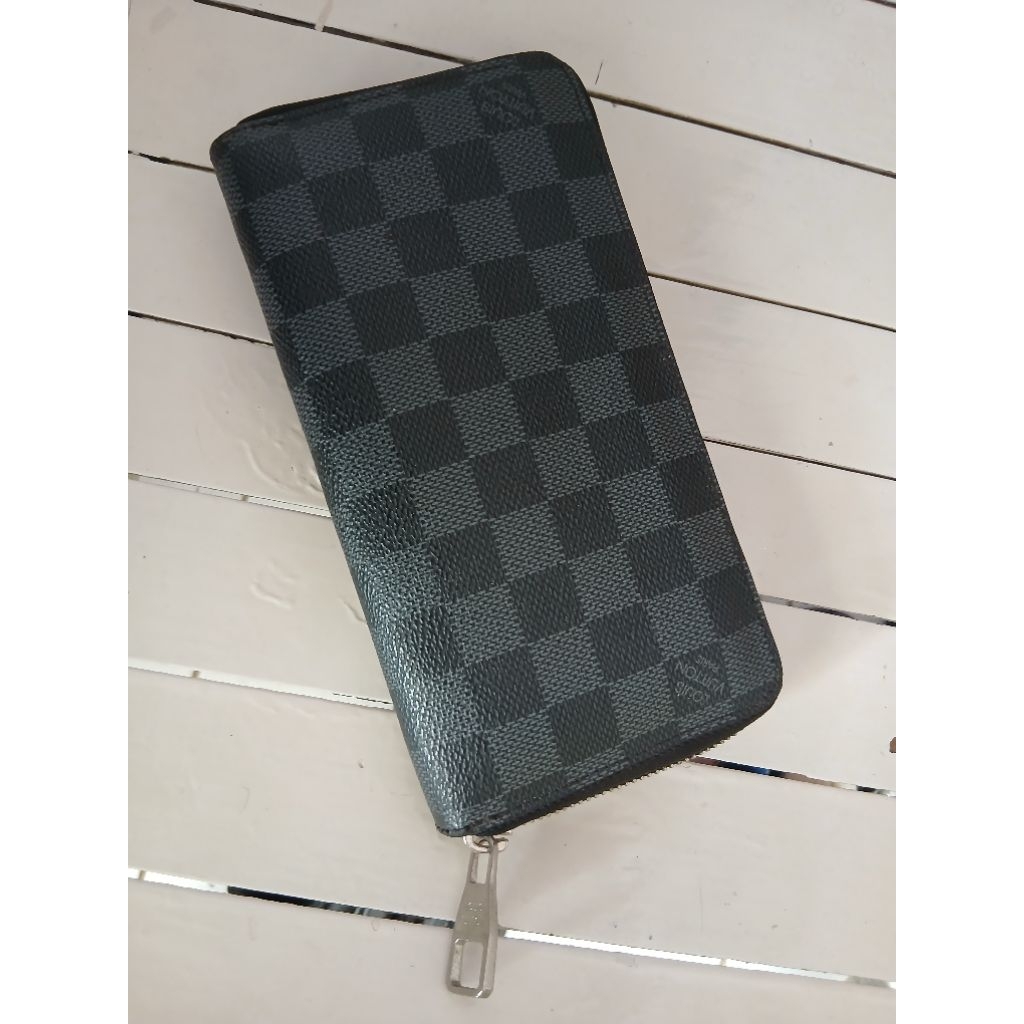 LV zippy Wallet Damier Graphite 2018 Preloved