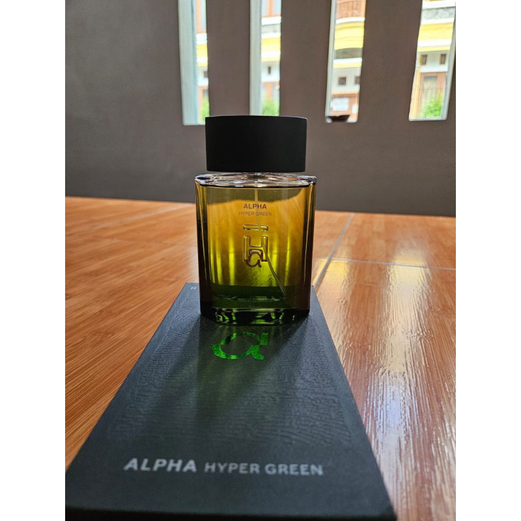 HMNS ALPHA HYPER GREEN preloved