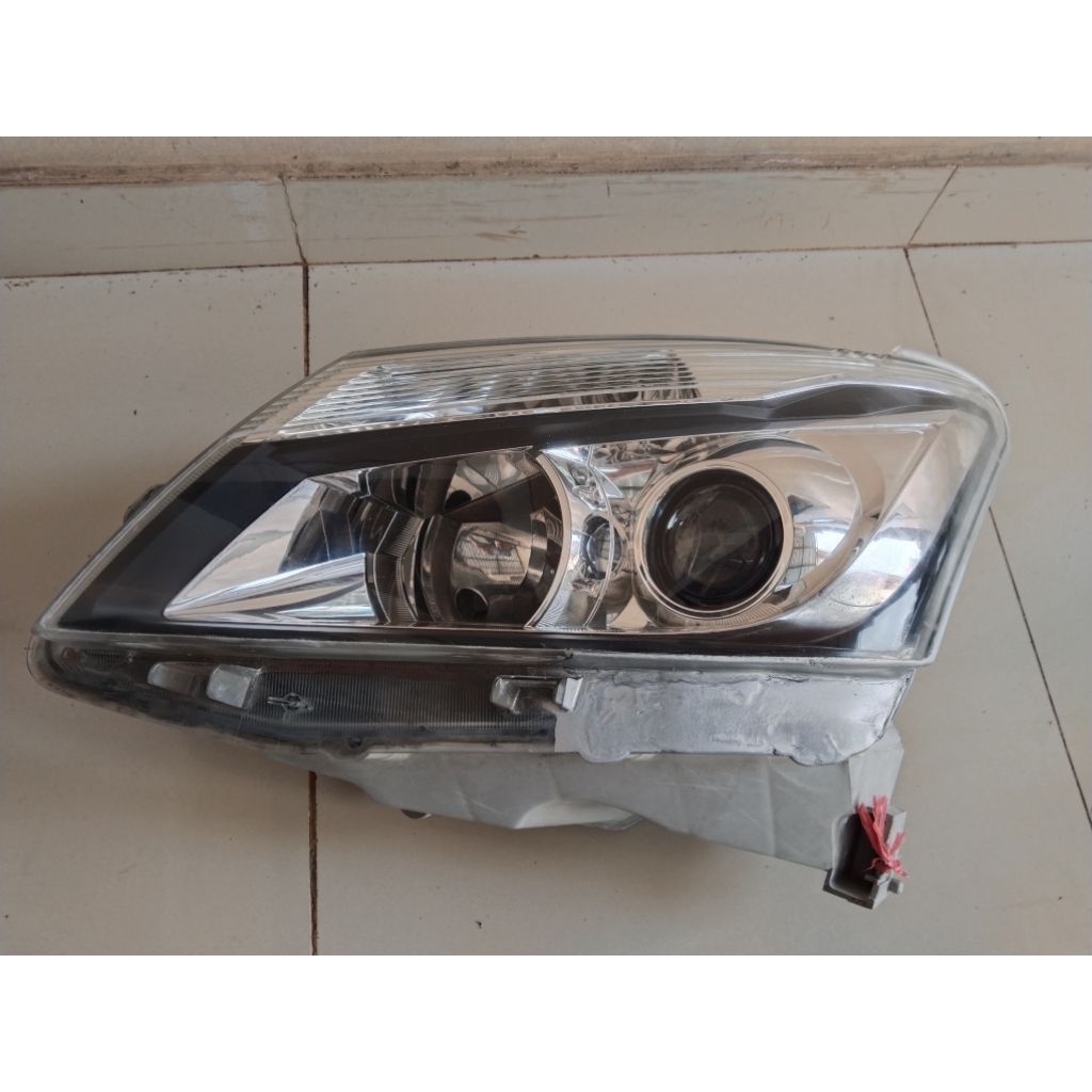 lampu depan isuzu MU-X 2014-2016 bagian kiri original second