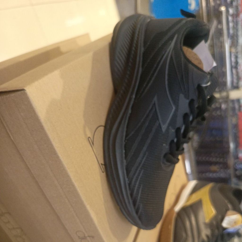 Diadora sepatu full hitam
