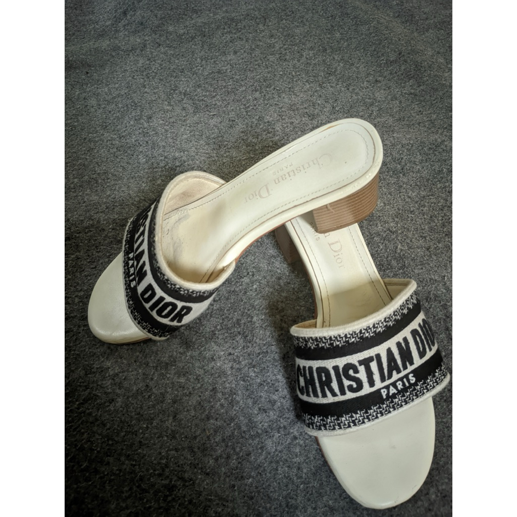 Christian Dior Dway Heeled Slide Embroidered Sandal Sendal Sandals High Heels not Flatshoes Flat Sho