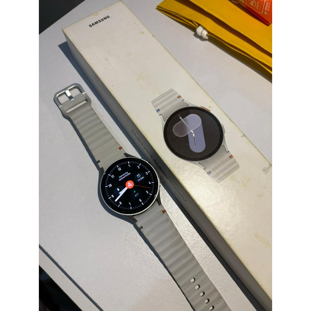 SAMSUNG GALAXY WATCH 7 - 42mm
