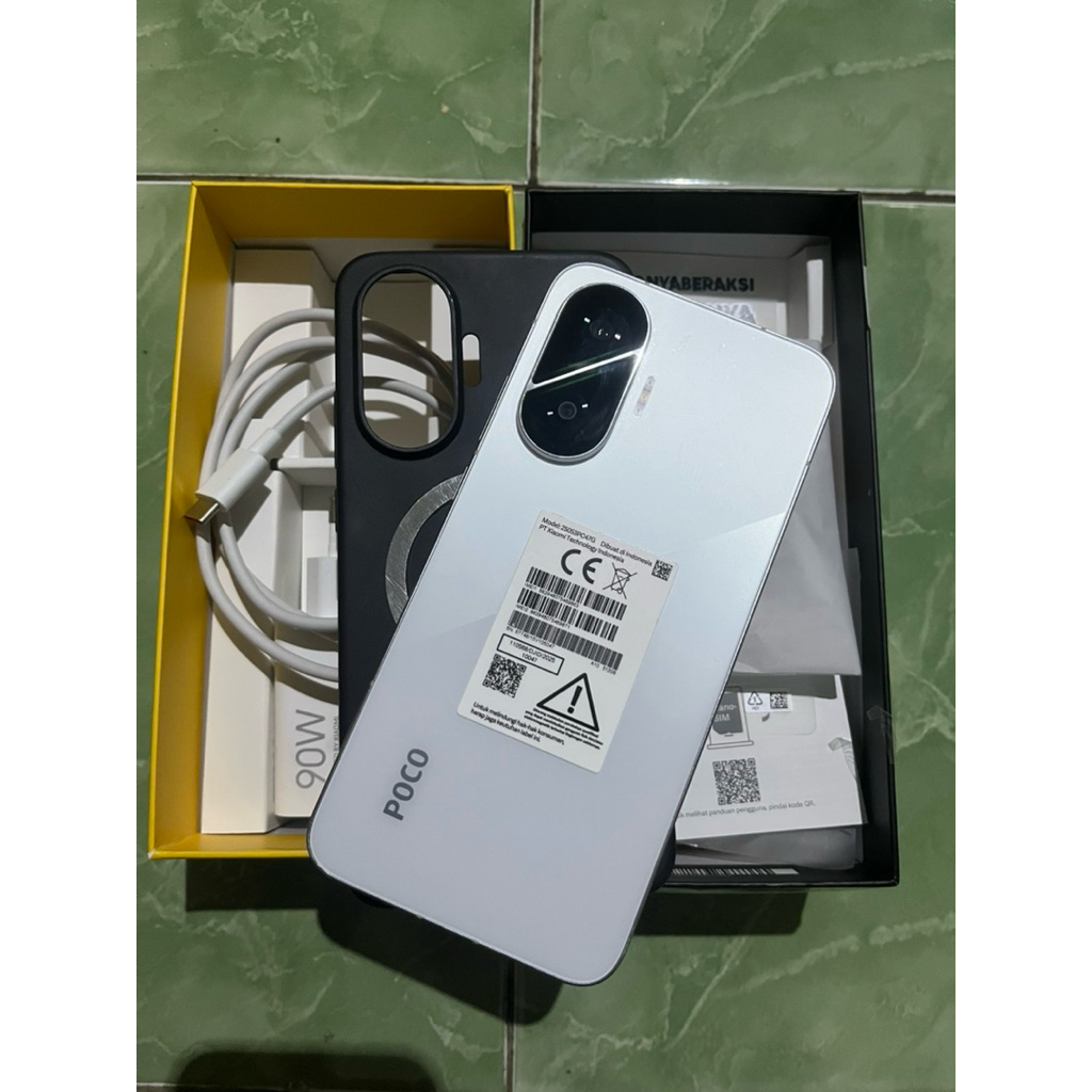 poco f7 12/512 second like new