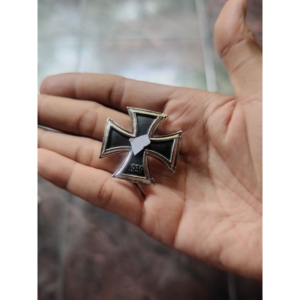 Pin Iron Cross German WW2 WWII Metal Badge Dekorasi Edukasi Sejarah dan Souvenir