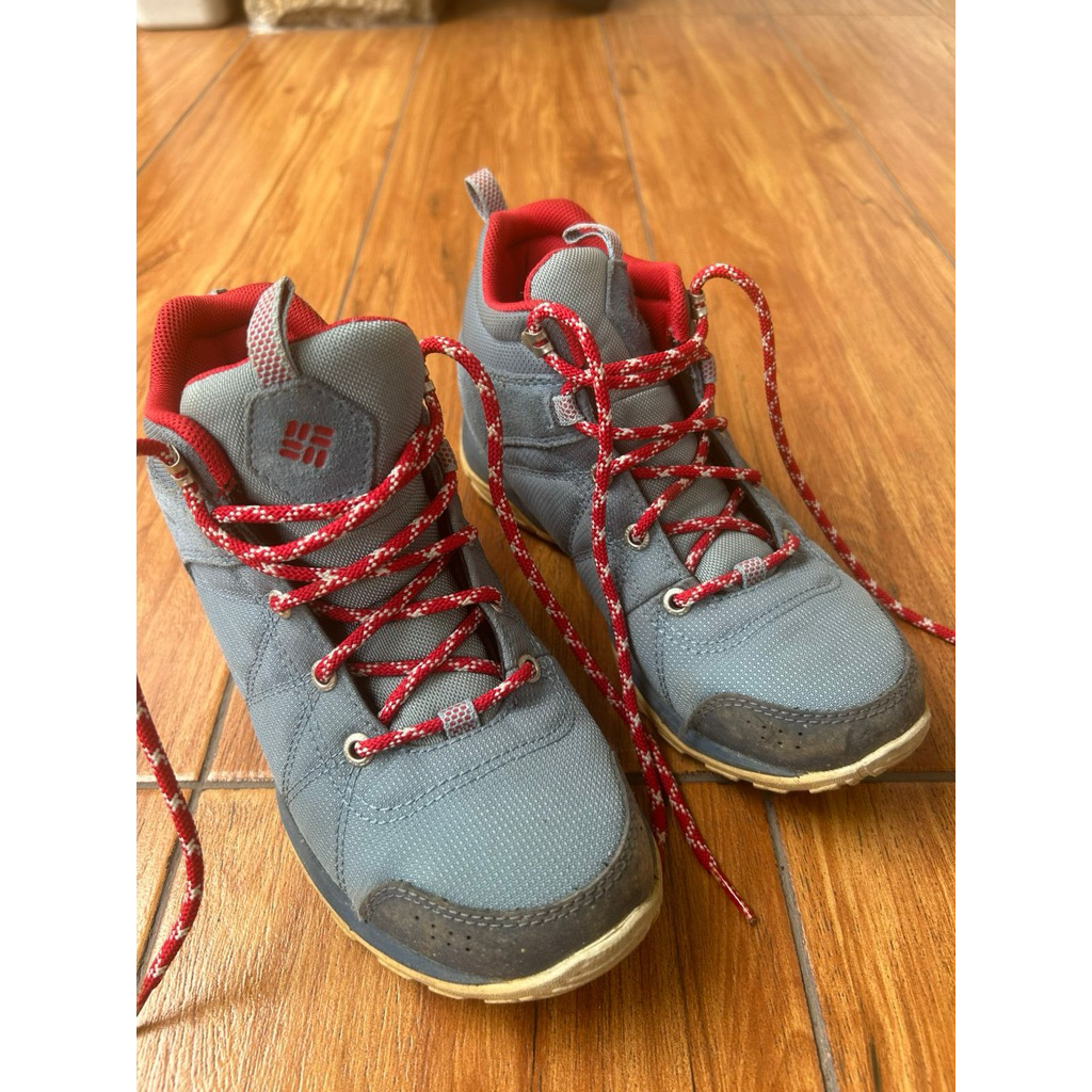 Sepatu Columbia Preloved