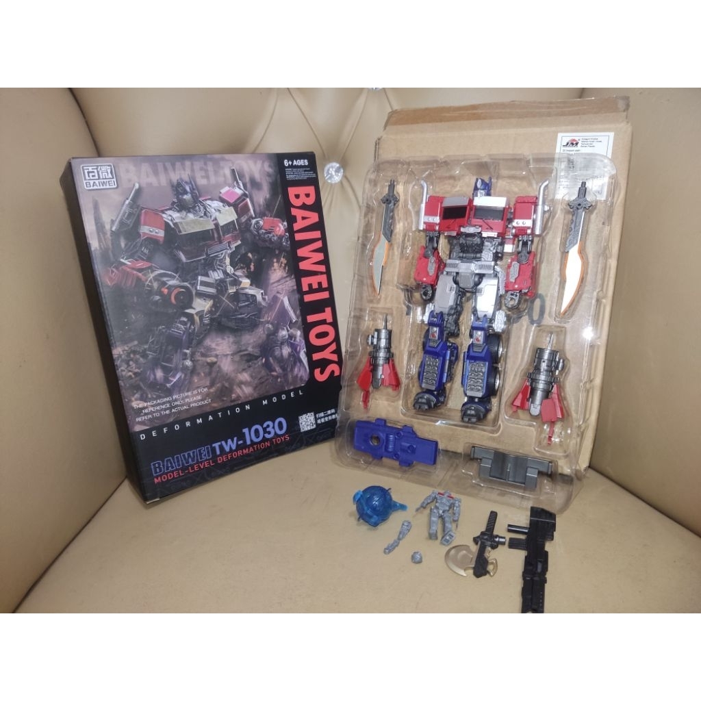 Transformers Baiwei TW-1030 Optimus Prime (ROTB)