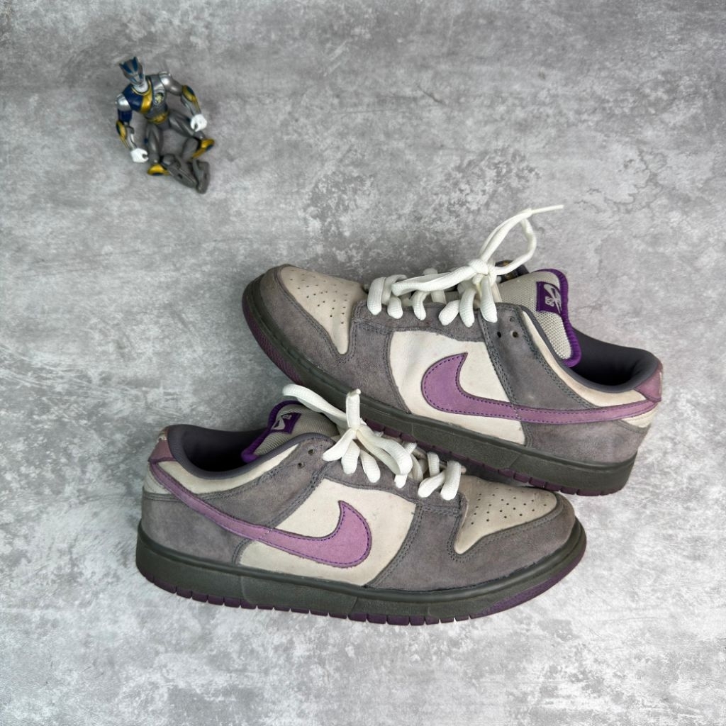 SB Dunk Low Purple Pigeon