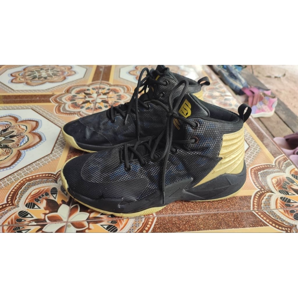Sepatu basket ballerbro second 42