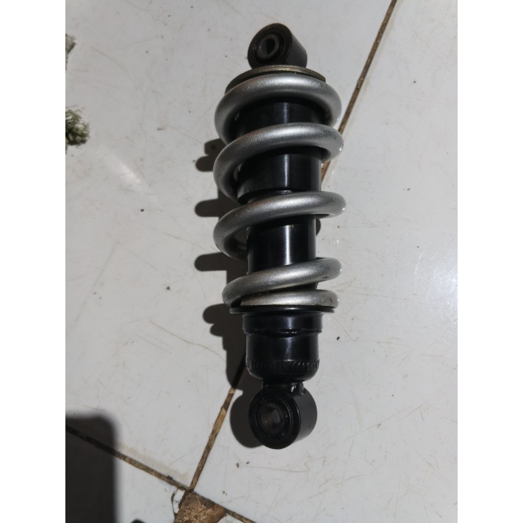 shock breaker mono shock belakang Yamaha mx king 2pv merk kyb