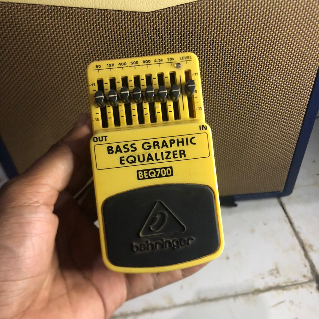 Efek bass behringer beq 700 graphic equalizer