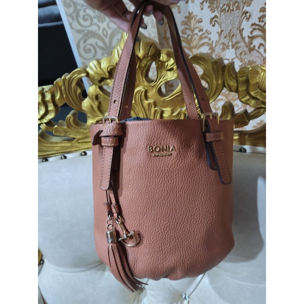 Tas BONIA bekas pemakaian, seken second preloved