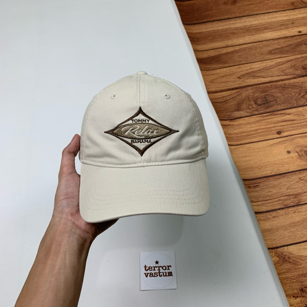 TOPI TOMMY BAHAMA